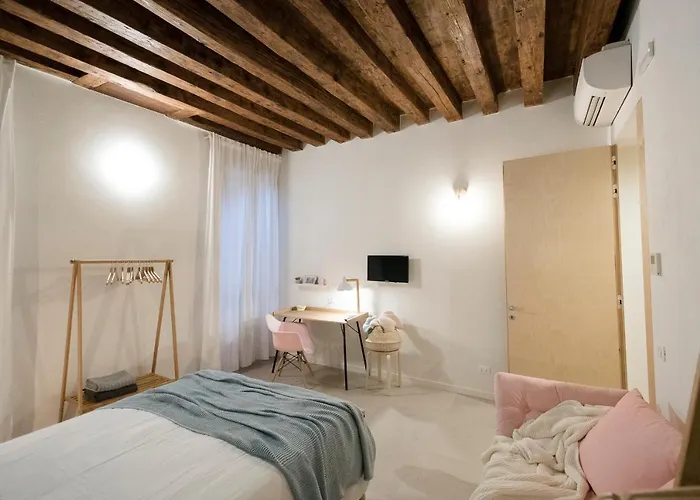 Mirandolina Exclusive Velence